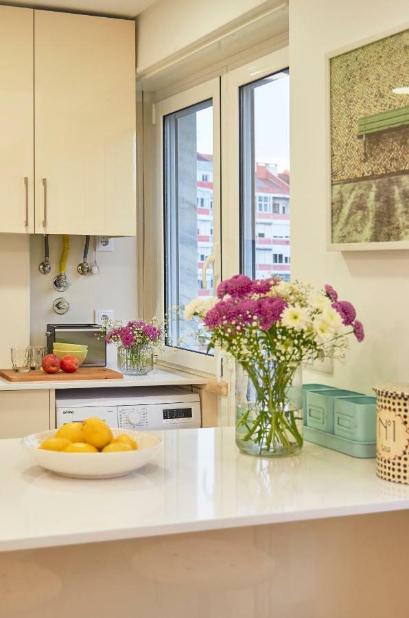 Light Apartment With Amazing Balcony, By Timecooler Lisboa Extérieur photo