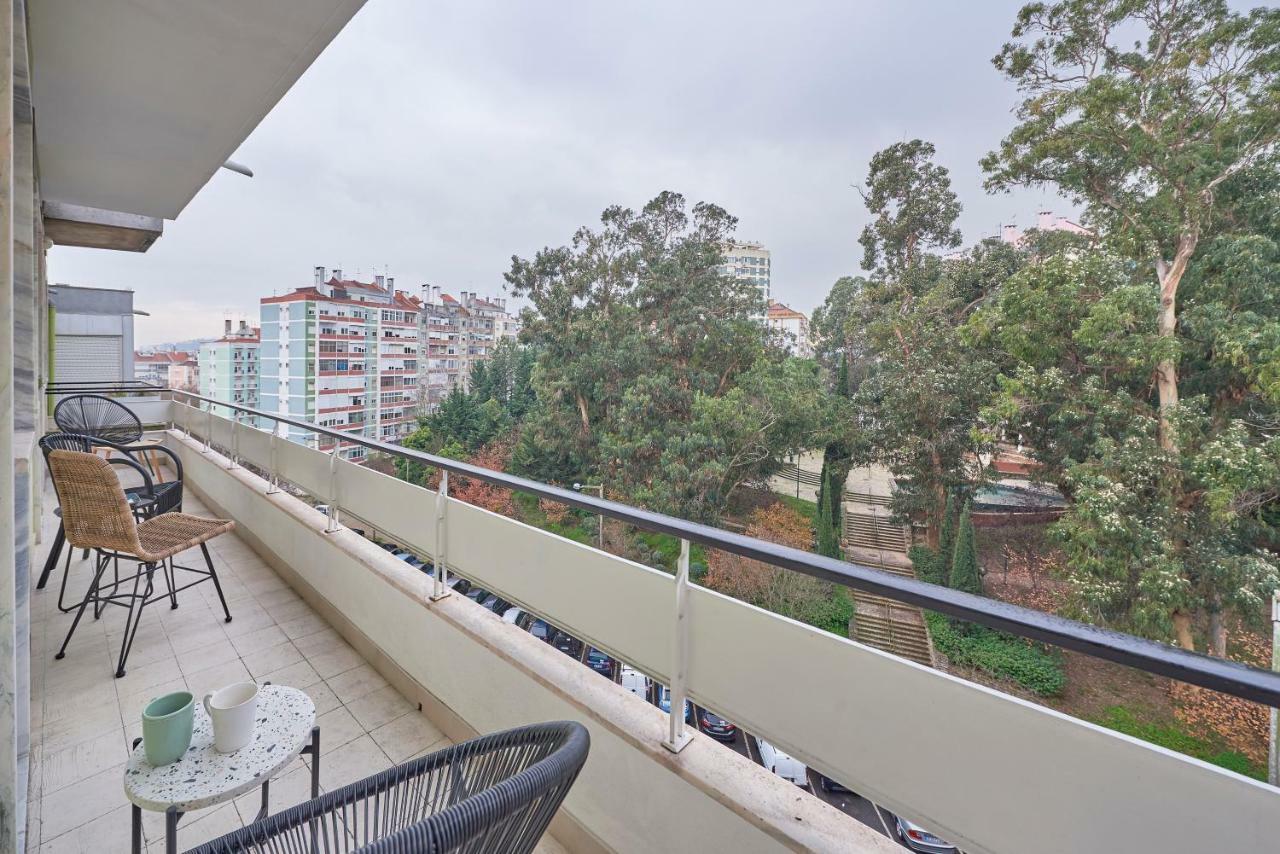Light Apartment With Amazing Balcony, By Timecooler Lisboa Extérieur photo